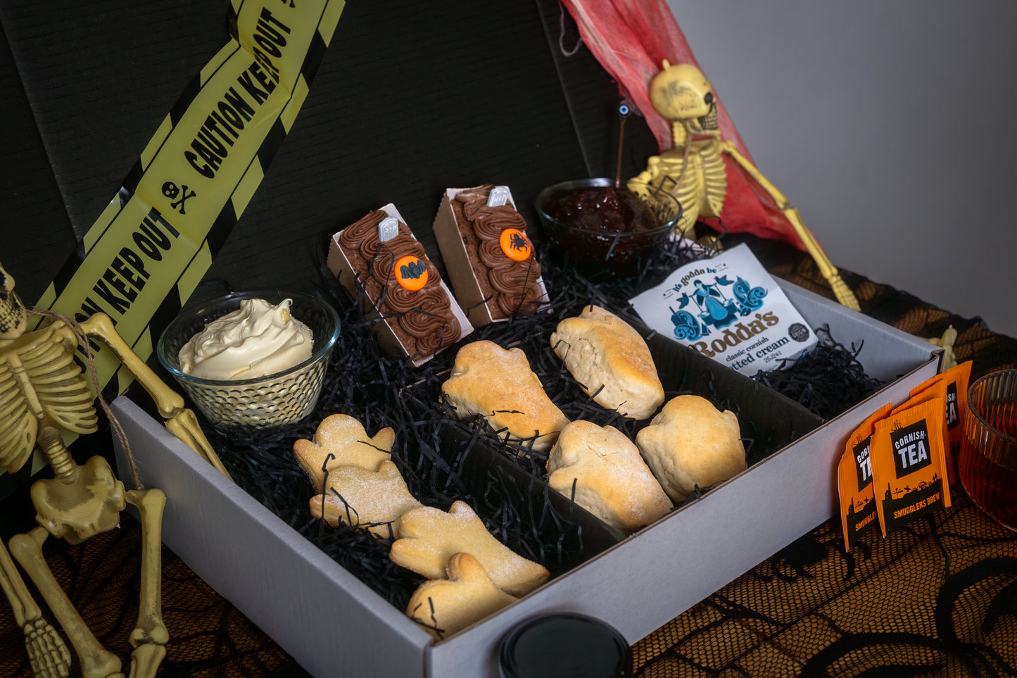 Halloween S-cream Tea for 4
