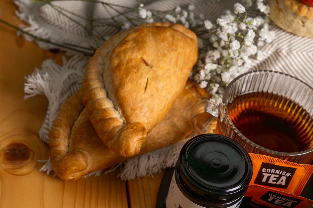 Pasty & Cream Tea Hamper for 4 People