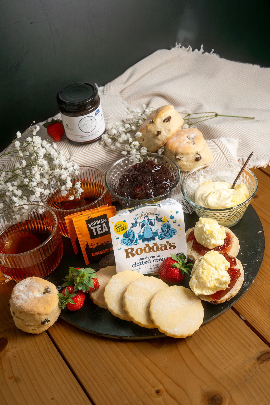 Fruit Cream Tea for 4 People