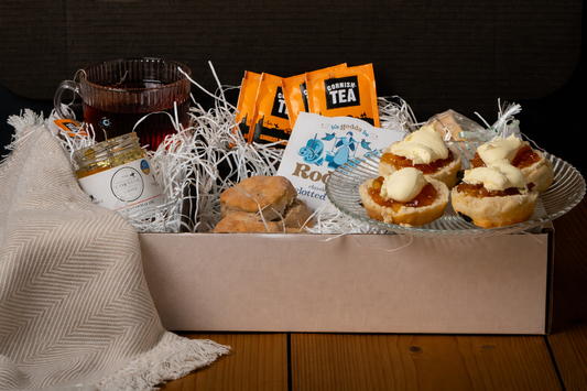 Orange & Cranberry Cream Tea for 4